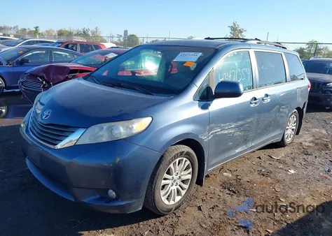 2014 Toyota Sienna Xle V6 8 Passenger z USA, uszkodzony, nr VIN 5TDYK3DC3ES438504